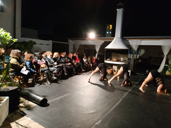 Espectáculo nocturno en el Festival Art als Patis, Poble Nou del Delta. 2018-2019